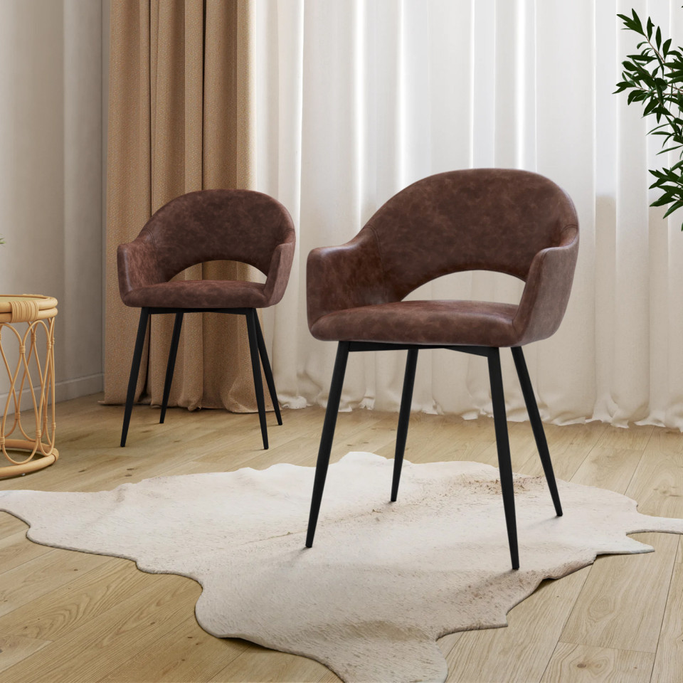 Chaises Rebecca avec accoudoirs en similicuir marron et pieds métal - lot de 2 Chaises Rebecca avec accoudoirs en similicuir marron et pieds métal - lot de 2