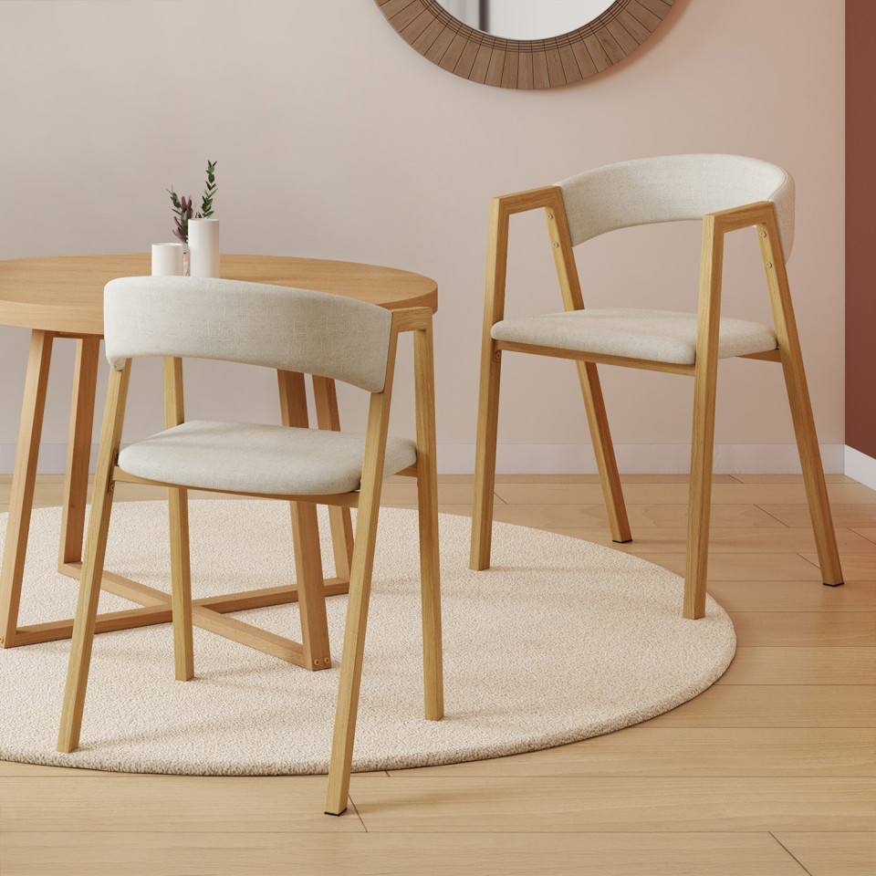 Chaises Enola avec accoudoirs en tissu beige et pieds effet bois - lot de 4