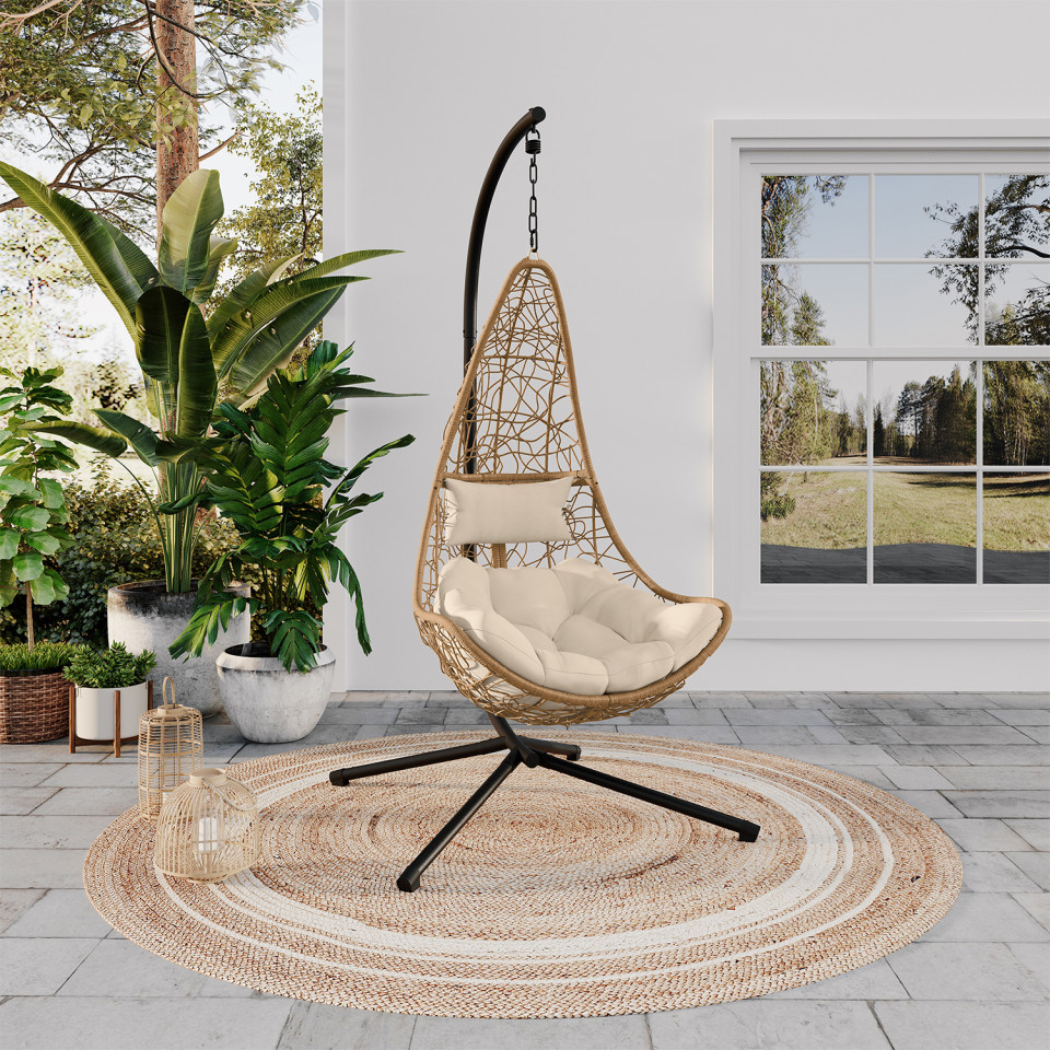 Fauteuil suspendu effet rotin et coussin écru