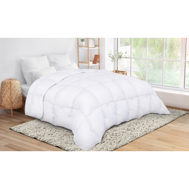 Couette extra chaude blanche 240x260cm anti-acariens - microfibres 700 g/m2 + 2 oreillers